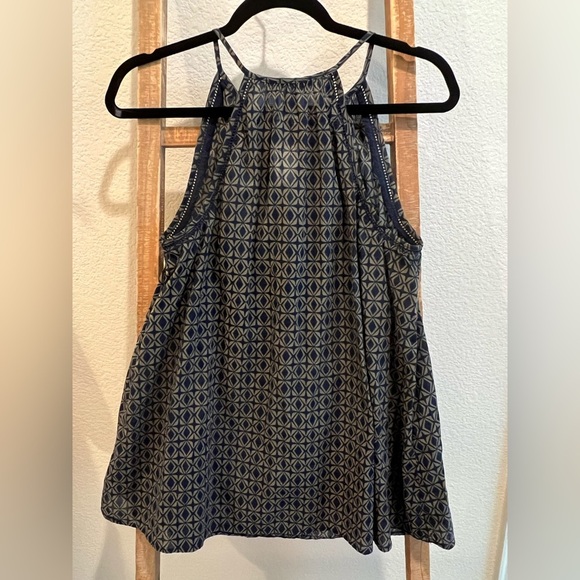 Banana Republic Blue Sleeveless Tie Front Blouse - Picture 2 of 3